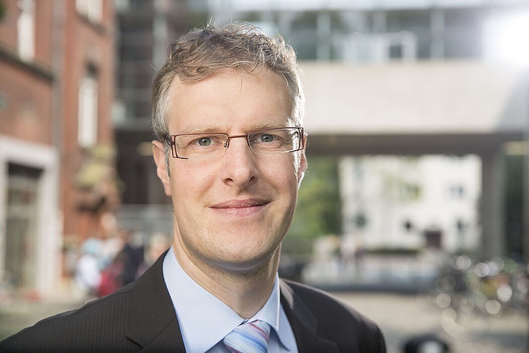 Foto (Universität Paderborn): Prof. Dr. Daniel Beverungen ist seit April Professor im Department Wirtschaftsinformatik an der Fakultät für Wirtschaftswissenschaften der Universität Paderborn.