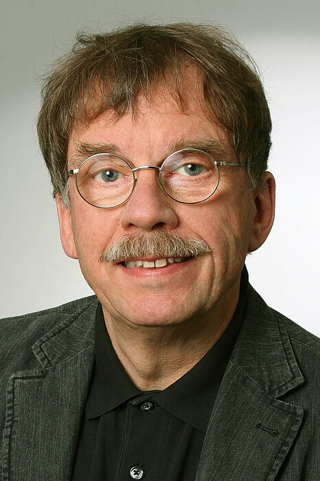 Foto (Universität Paderborn): Prof. Dr. Ludwig Nastansky wird zum Ende dieses Wintersemesters emeritiert.