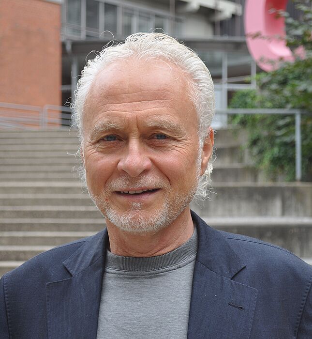 Foto (Universität Paderborn): Prof. Dr. Hans-Joachim Warnecke, Hochschulbeauftragter für das Studium für Ältere.