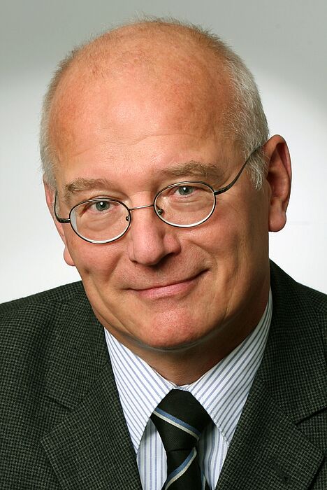 Foto (Universität Paderborn): Prof. Dr.-Ing. Wilhelm Dangelmaier