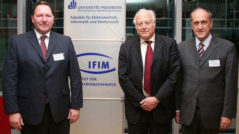 Foto (Heiko Appelbaum): Von links: Prof. Dr. Michael Dellnitz, Prof. Dr. Helmut Neunzert und Prof. Dr. Franz J. Rammig wollen die Industriemathematik weiter in den Fokus der Öffentlichkeit rücken.