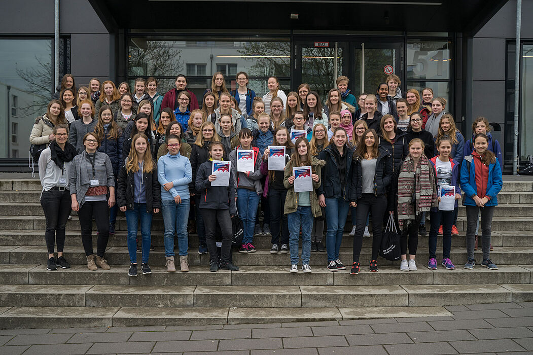 Foto (Universität Paderborn): Die Teilnehmerinnen der Frühlings-Uni 2017.