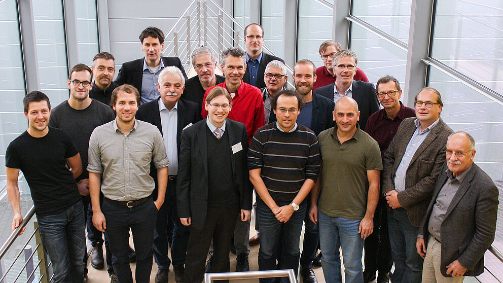 Foto (speedCIGS): Das erste Treffen des Projektkonsortiums „speedCIGS“ in Schwäbisch Hall. Aus Paderborn dabei waren Prof. Dr. Thomas Kühne (8. v. r.) und Hendrik Wiebeler (6. v. r. hinten) aus dem Department Chemie der Fakultät für Naturwissensch
