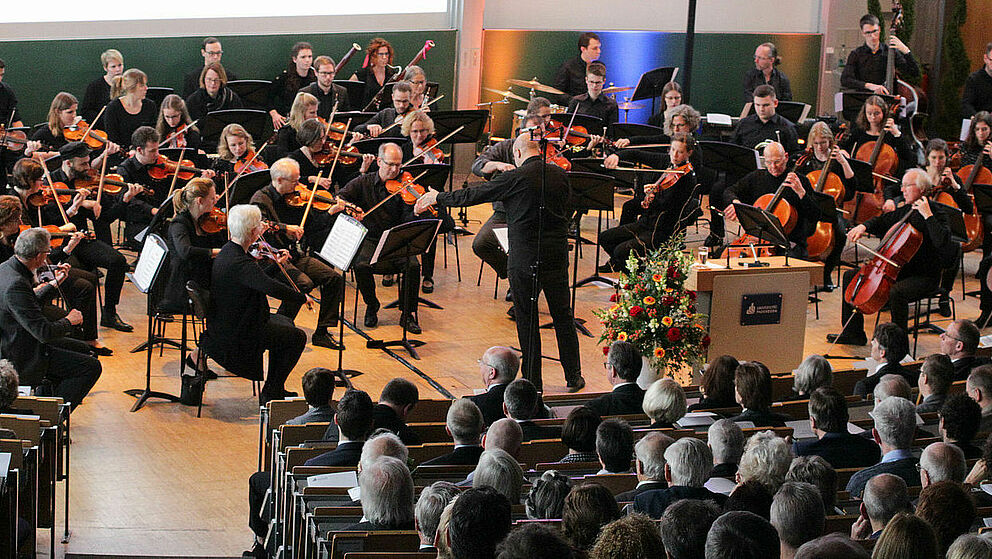 Musikalische Eröffnung des Neujahresempfanges durch das Hochschulorchester unter der Leitung von Steffen Schiel.
