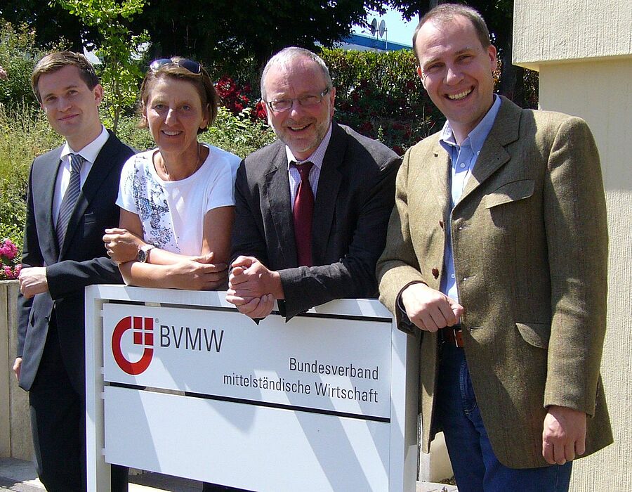 Foto (Universität Paderborn, Ulrike Kropf): BVMW und CeRiMa vereinbaren Kooperation im Bereich des Risikomanagements: (v. l.): Dr. Christian Brünger, Prof. Dr. Bettina Schiller, Dipl.-Geogr. Udo Wiemann, Dr. Peter Karl Becker.