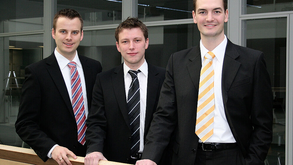 Foto (Universität Paderborn): Dr. Christoph Danne, Viktor Dück und Dr. Simon Altemeier (von links)