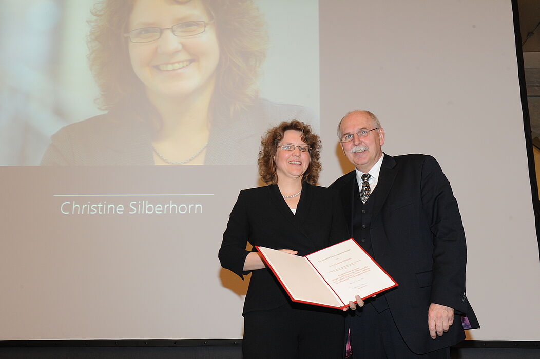 Prof. Silberhorn mit Prof. Dr. Matthias Kleiner, Präsident der Deutschen Forschungsgemeinschaft (Foto:DFG).