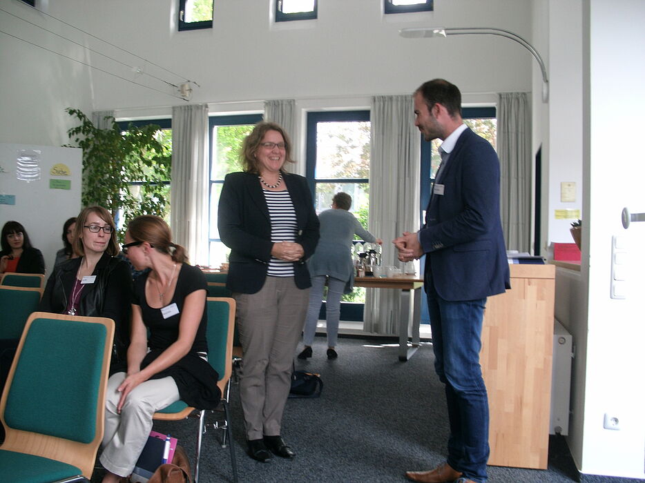 Foto: Begrüßung von Frau Prof. Dr. Christine Silberhorn, Vizepräsidentin für die Bereiche Forschung und wissenschaftlicher Nachwuchs.