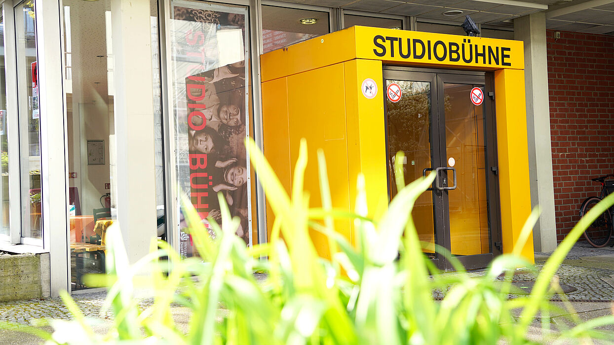 Eingang der Studiobühne