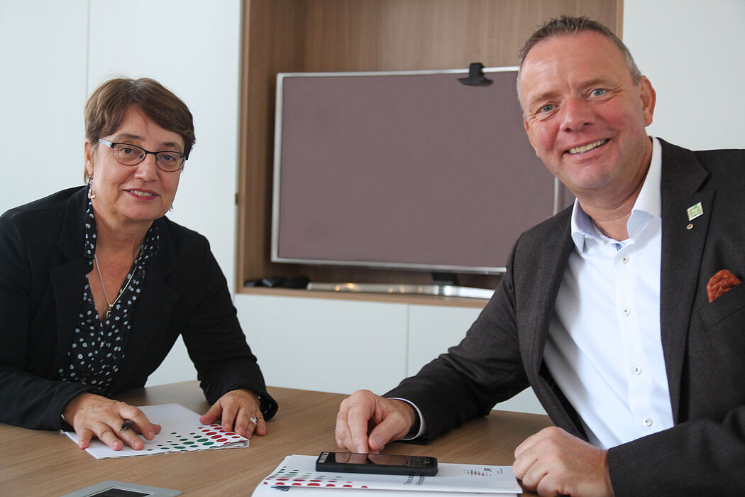 Foto (Universität Paderborn): Prof. Dr. Birgitt Riegraf und Matthias Goeken. 