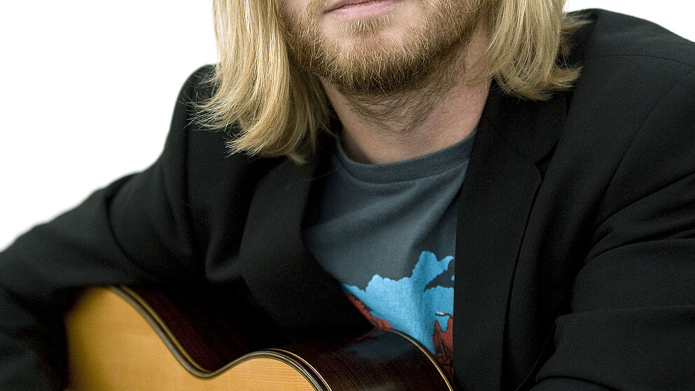 Foto: Solist bei den Konzerten des Hochschulorchesters: Thorsten Drücker (E-Gitarre)