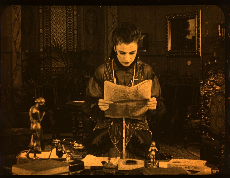 Abbildung: Asta Nielsen in „Die Börsenkönigin“