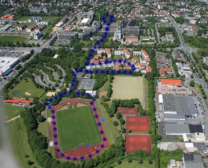 Luftbild (Universität Paderborn, Tibor Werner Szolnoki): Über diese Strecke führt der erste Paderborner Campuslauf, der zu einer Tradition werden soll.