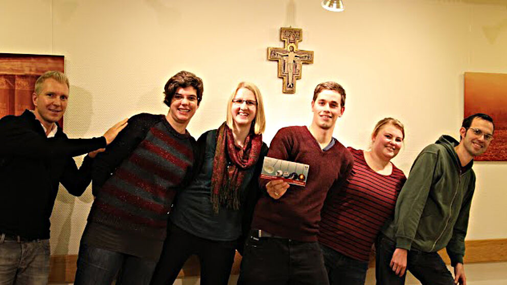Foto: Wollen „Anstoß sein“ und geben: Studierendenpfarrer Nils Petrat, Katharina Röth, Leonie Wulf, Johannes Frenz, Ina Scheer und Gemeindeassistent Eric Bernhard (v. l.).