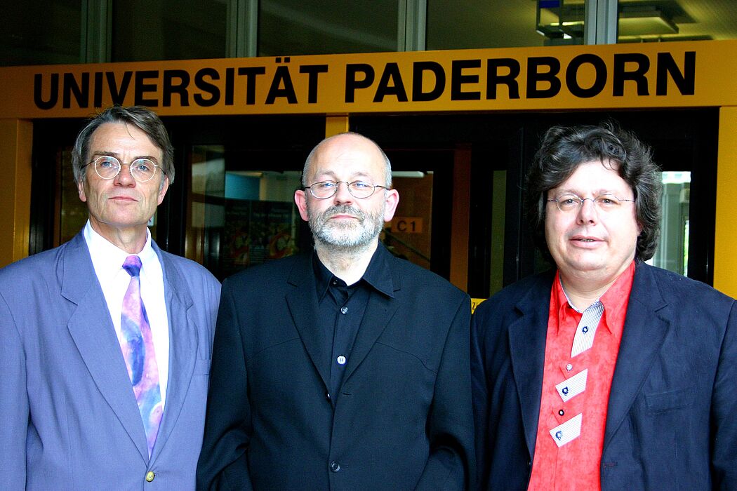 Foto (Stefan Freundlieb): Dekan Prof. Dr. Frank Göttmann, Dr. phil. h.c. Andreas Mertin und Prof. Dr. Harald Schroeter-Wittke