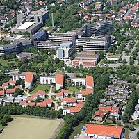 Luftbild Campus der Universität Paderborn, 4. Juni 2010, (Ansicht von Süden)