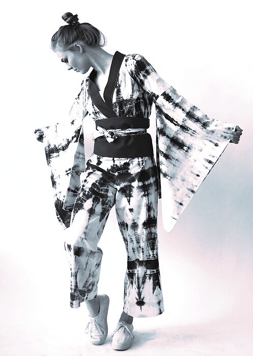 Maike Hübner (2017): Body Pattern. Shibori Färbung auf Baumwolle. Foto: Theresa Müller