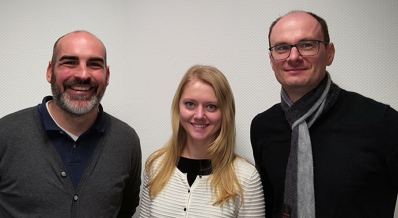 Foto (Universität Paderborn): Das KoProNa-Team für OWL: Simon Gröger, Johanna Miles und Prof. Dr. Dietmar Heisler.