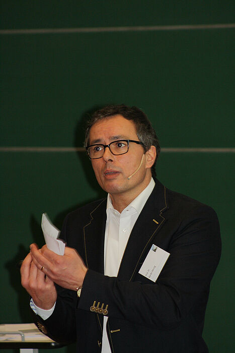 Foto (Maren Büttgen): Prof. Dr. Bardo Herzig, Direktor des Zentrums für Bildungsforschung und Lehrerbildung (PLAZ) und Gastgeber der Tagung.