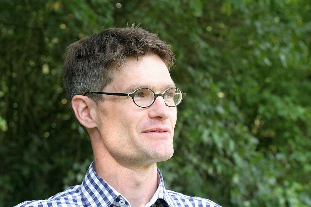 Foto (Universität Paderborn): Prof. Dr. Andreas Münzmay tritt die neue Akademie-Professur in der Musikwissenschaft an.