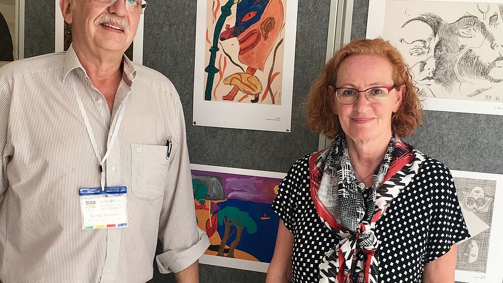 Foto (Copyright Prof. Andrea Karpati): Prof. Dr. Jutta Ströter-Bender, Universität Paderborn, und Prof. Dr. Kunibert Bering, Kunstakademie Düsseldorf.