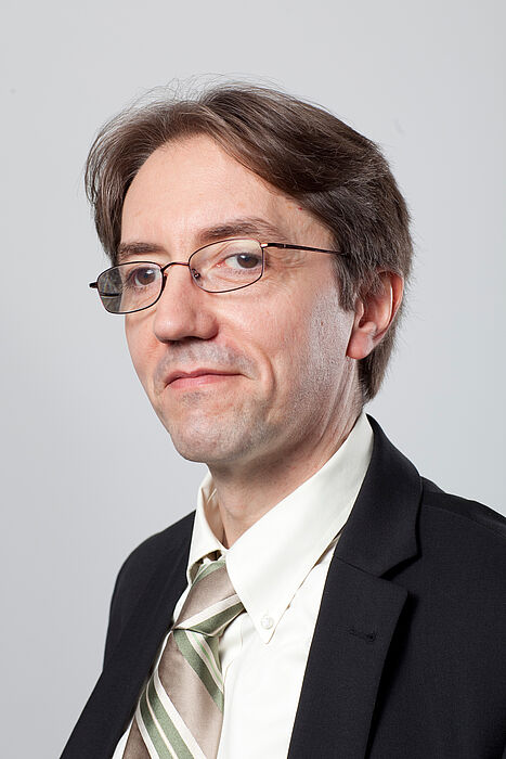 Foto (Fraunhofer-Institut, Darmstadt): Prof. Dr. Michael Waidner vom Fraunhofer-Institut Darmstadt referiert beim 7. Tag der IT-Sicherheit über die Zukunft der Privatsphäre.