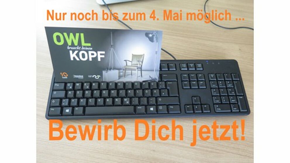 Abbildung: Postkarte „OWL braucht Deinen Kopf“ – So bewirbt die Stiftung Studienfonds in Schulen und Hochschulen die neue Bewerbungsphase.