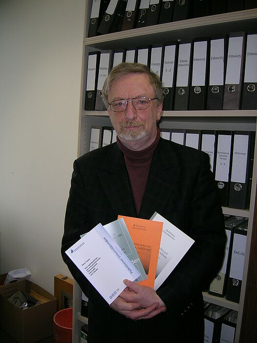 Foto: Prof. Dr. phil. Dr. h.c. mult. Peter Freese, Initiator und Herausgeber der Paderborner Universitätsreden (PUR), deren 100. Heft jetzt erschienen ist.