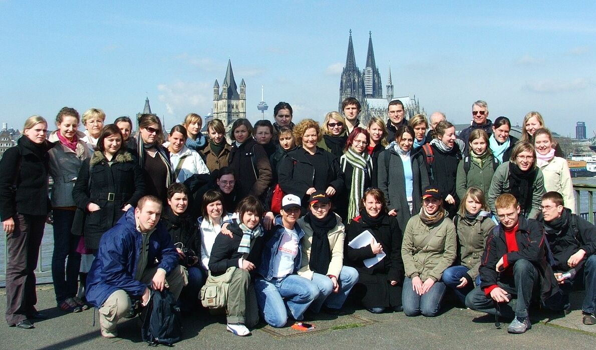 Foto: 20 polnische Studierende aus Poznañ und ihre deutschen Kommilitonen von der Universität Paderborn arbeiten in einem Projekt an einer gemeinsamen europäischen Zukunft.