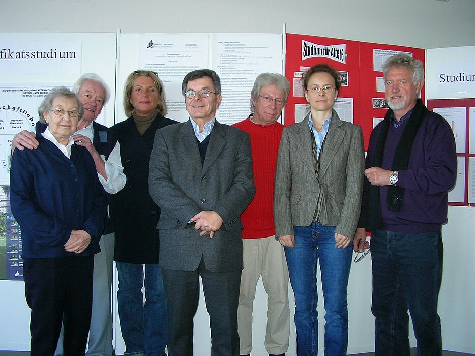 Foto (Universität Paderborn): Teilnehmer des Zertifikatsstudiengangs „Bürgerschaftliche Kompetenz in Wissenschaft und Praxis“