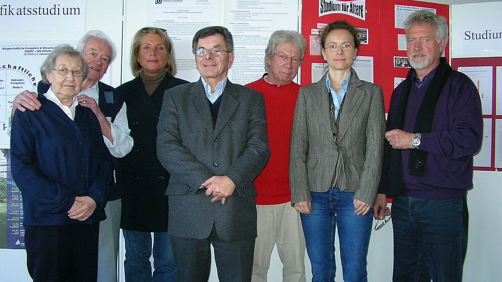 Foto (Universität Paderborn): Teilnehmer des Zertifikatsstudiengangs „Bürgerschaftliche Kompetenz in Wissenschaft und Praxis“