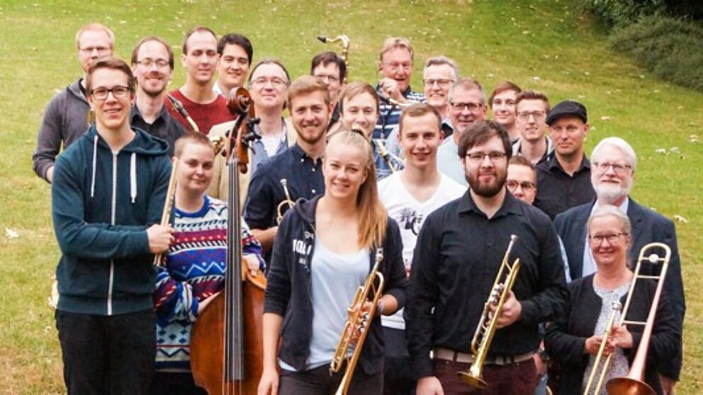 Foto (Universität Paderborn): Das Ensemble der Unity Big Band tritt am 13. Juli auf dem Campus der Universität Paderborn auf.