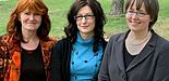 Foto (Peer-Mentoring): Die Gleichstellungsbeauftragte der Universität Paderborn, Dipl.-Päd. Irmgard Pilgrim (v.l.), Projektkoordinatorin Dipl.-Päd. Julia Steinhausen und Prof. Dr. Ingrid Scharlau aus dem Lehrstuhl für Kognitionspsychologie bieten das 