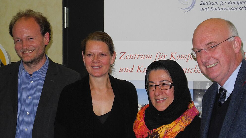 Bild (ZeKK): (v. l. n. r.) Prof. Klaus von Stosch, Sandra Lenke, Hamideh Mohagheghi, Prof. Dr. Wolfgang Thönissen
