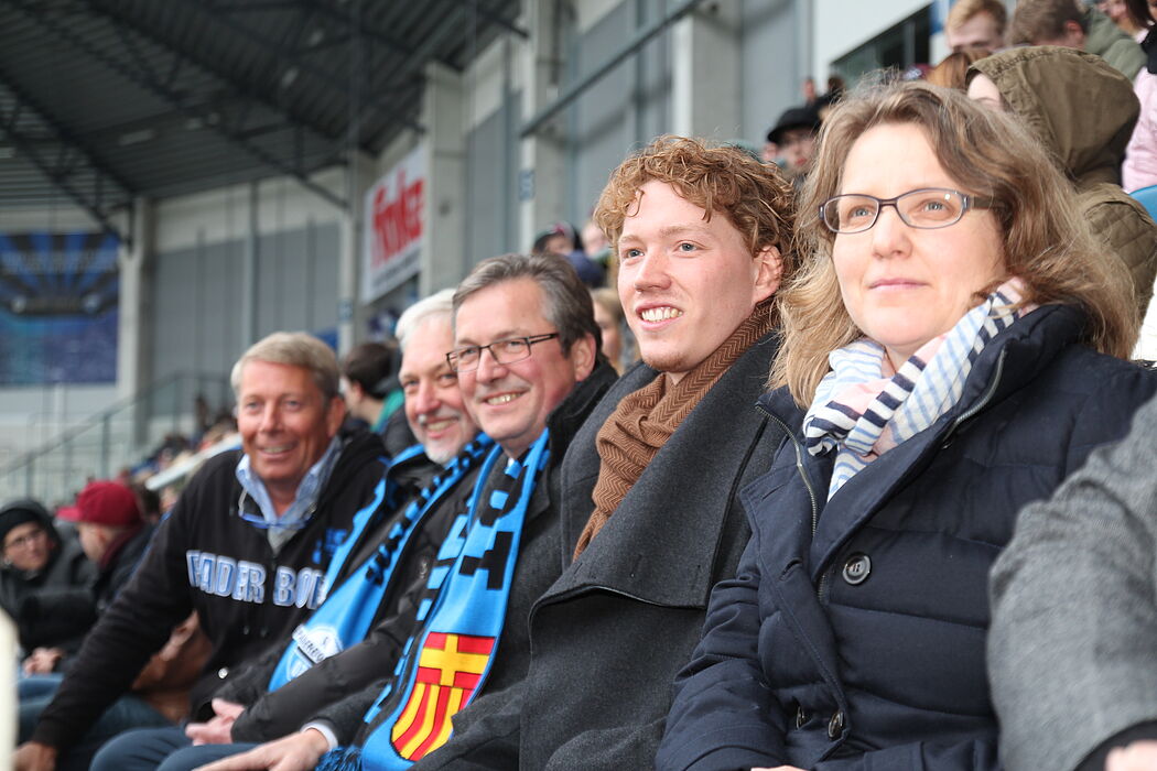 Foto (Universität Paderborn, Nina Reckendorf): Erstsemesterbegrüßung im Stadion