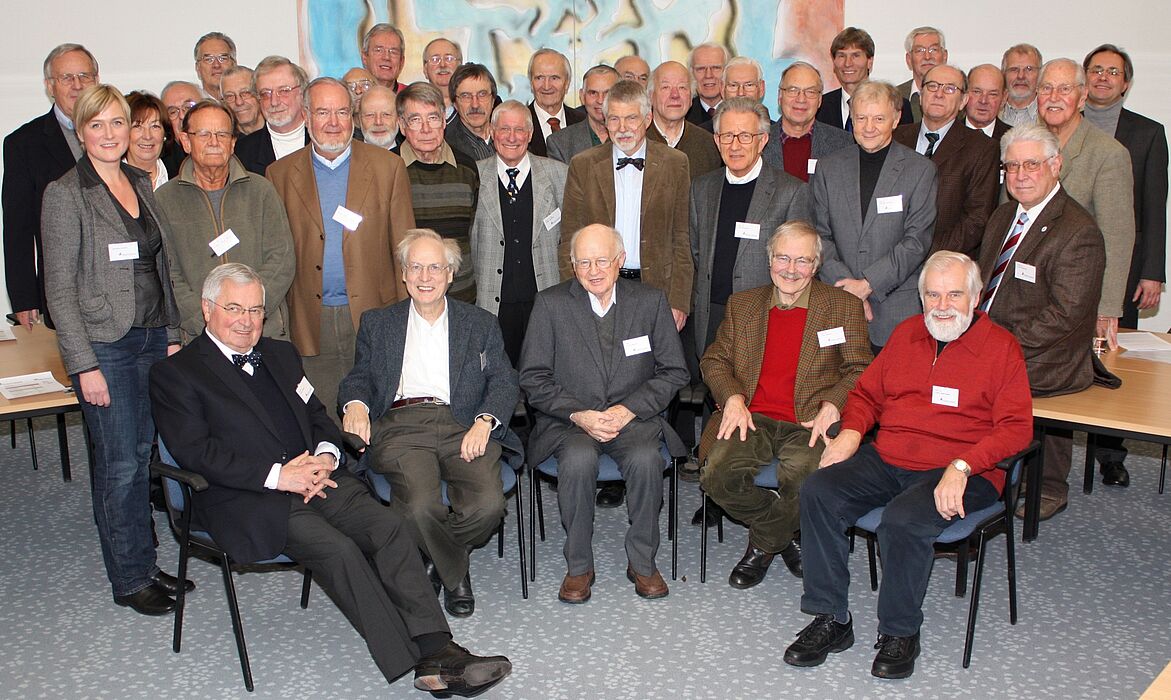 Foto (Universität Paderborn, Jan Aulenberg): Emeriti-Treffen an der Universität Paderborn.