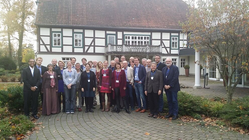 Foto (Universität Paderborn): Teilnehmerinnen und Teilnehmer des Symposiums „Perspectives for data science education at school level“.