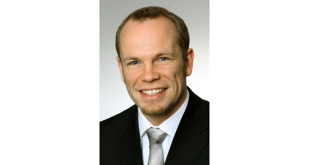 Foto (Universität Paderborn): Prof. Dr. Jens Müller