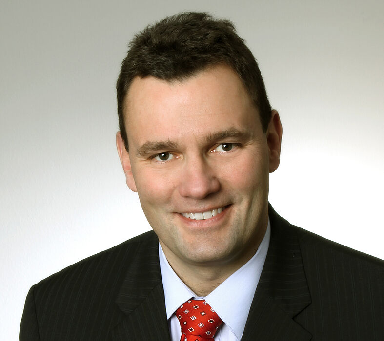 Foto (Universität Paderborn): Prof. Dr.-Ing. Elmar Moritzer