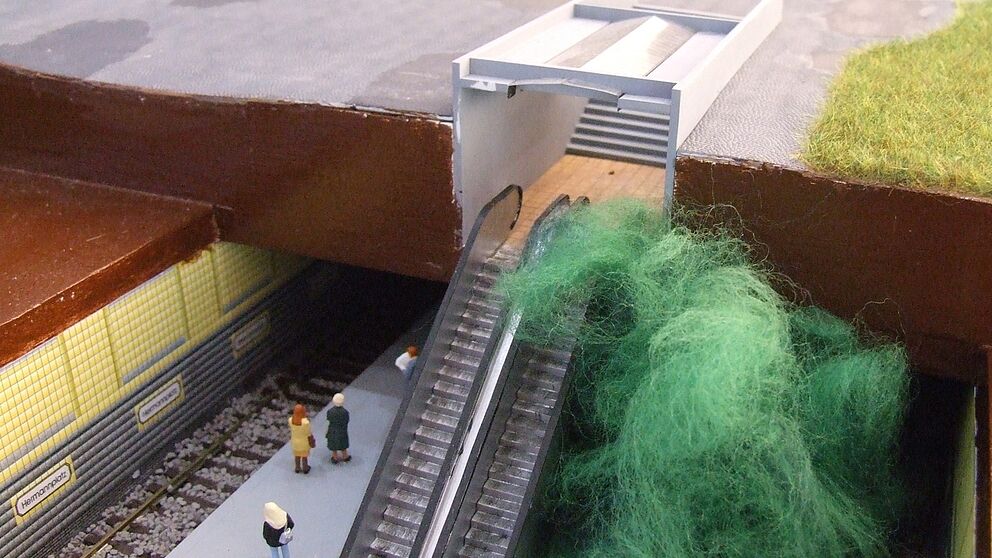 Foto: Modell: Nicht nutzbare Fluchtwege in einem U-Bahnhof-Szenario.