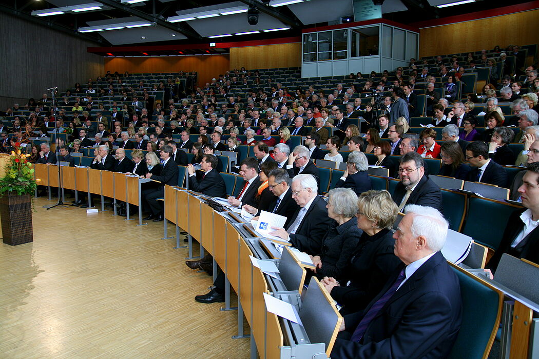 Foto (Universität Paderborn, Patrick Kleibold): Der Neujahrsempfang der Universität Paderborn im Audimax.