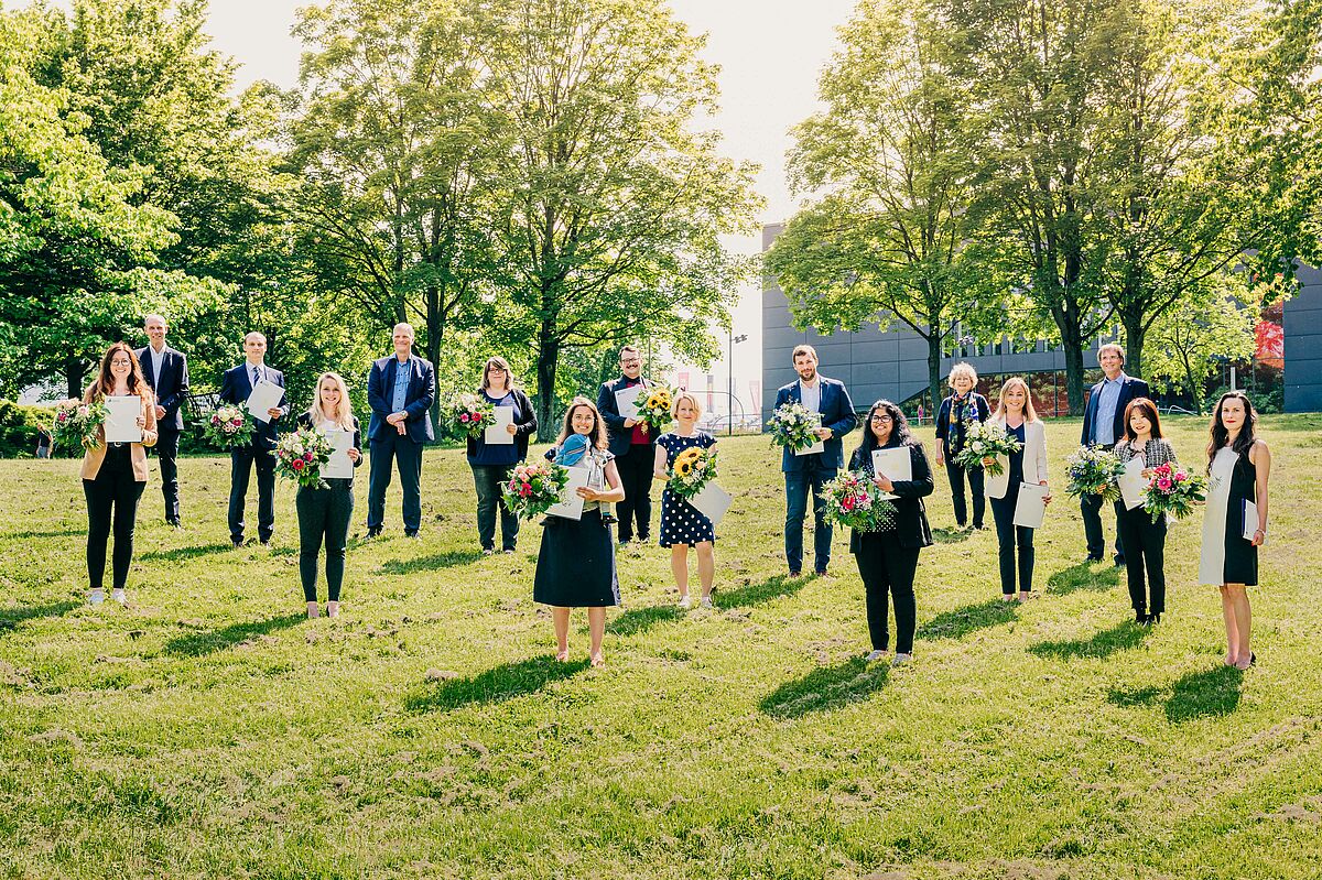 Ayollarning katta sonlarining fotosuratlari