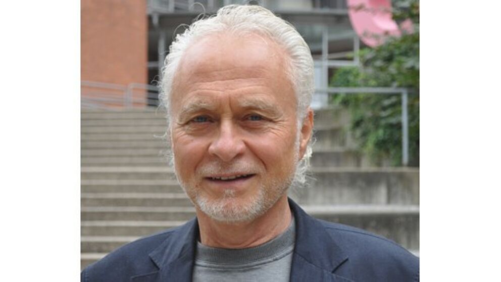 Foto (Universität Paderborn): Prof. Dr. Hans-Joachim Warnecke, Hochschulbeauftragter für das Studium für Ältere.