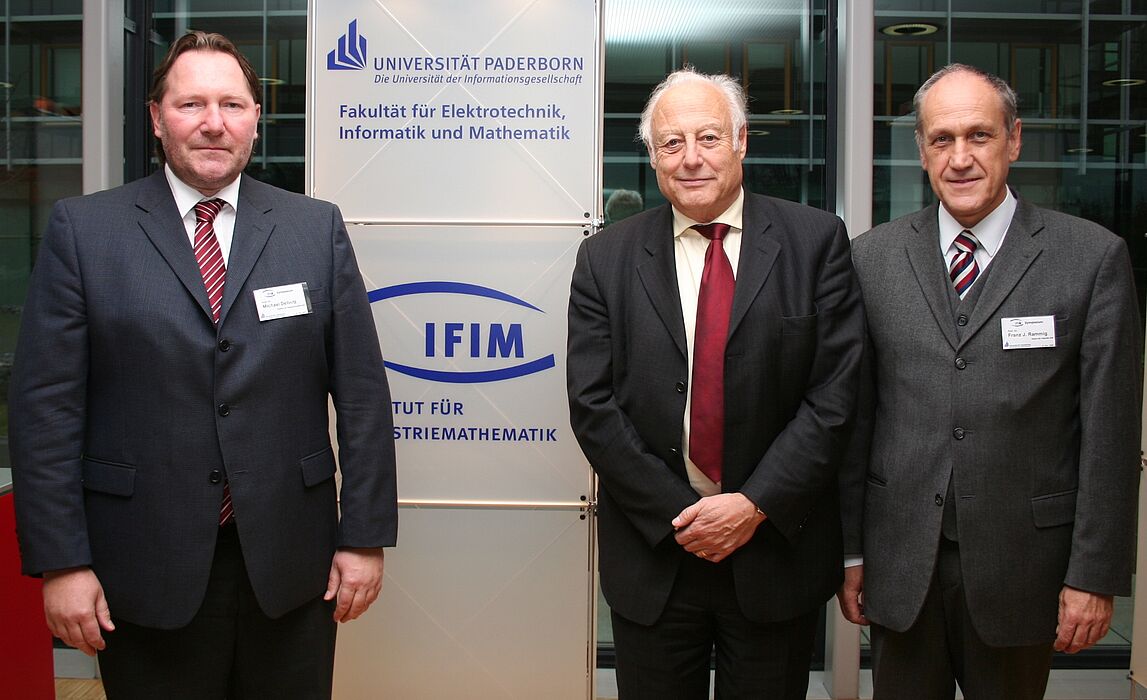 Foto (Heiko Appelbaum): Von links: Prof. Dr. Michael Dellnitz, Prof. Dr. Helmut Neunzert und Prof. Dr. Franz J. Rammig wollen die Industriemathematik weiter in den Fokus der Öffentlichkeit rücken.