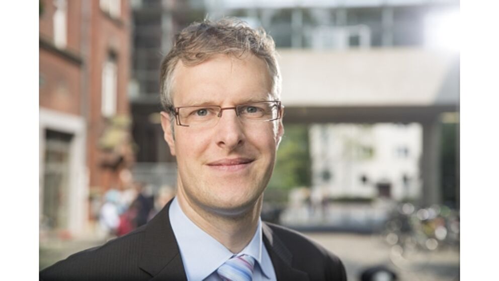 Foto (Universität Paderborn): Prof. Dr. Daniel Beverungen ist seit April Professor im Department Wirtschaftsinformatik an der Fakultät für Wirtschaftswissenschaften der Universität Paderborn.
