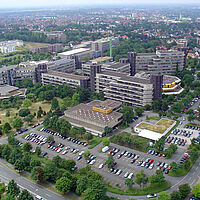Luftbild Campus und Sport-Campus der Universität Paderborn, 3. Juli 2005, (Ansicht von Südost)
