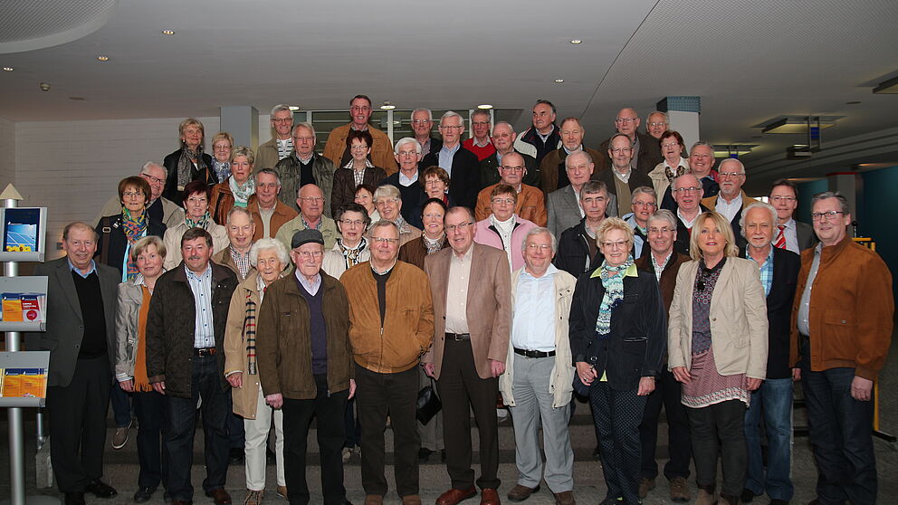 Foto (Universität Paderborn, Vanessa Dreibrodt): 50 interessierte Mitglieder der Seniorenunion Delbrück haben im Rahmen einer Informationsveranstaltung am 19. April 2013 die Universität Paderborn besucht.