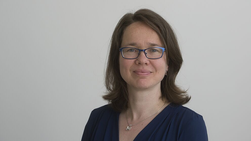 Foto (Bernd Wannenmacher): Dr. Katja Simons leitet das neue Verbindungsbüro des Campus OWL-Verbunds.