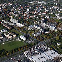 Luftbild Campus und RailCab-Teststrecke der Universität Paderborn, 15. Oktober 2009 (Ansicht von Südwest)