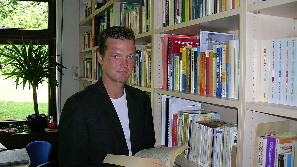 Foto (Julius Kolossa): Prof. Dr. Dr. Sebastian Braun, Direktor des Forschungszentrums für Bürgerschaftliches Engagement an der Universität Paderborn.